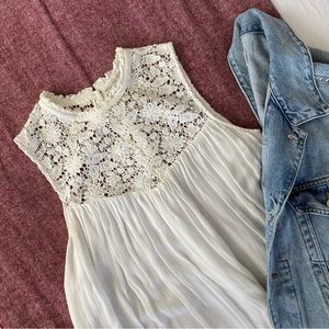 ZARA Flowy White Sleeveless Top with Lace XS